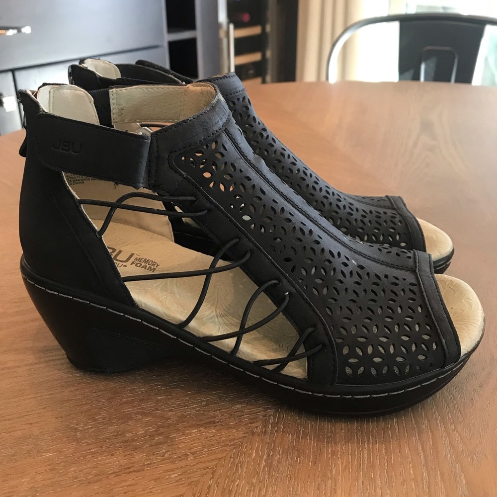 JBU by Jambu black wedge sandals Sz 9